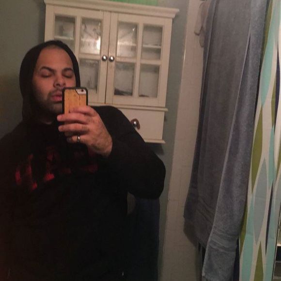 Meet your Posher, Ricardo - Picture 1 of 1